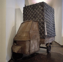 Perino & Vele - Esposito Transinternational, 1999
papier-mâché, iron, rubber, gel coat, light
cm 230 x 252 x 138