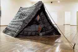 Perino & Vele - Don't disturb, 2000
papier-mâché, iron, gel coat, light
cm 129 x 420 x 180